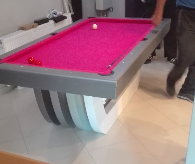 Φωτογραφία τραπεζιού μπιλιάρδου