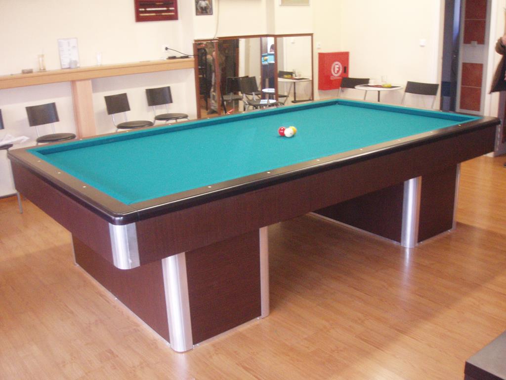 Φωτογραφία τραπεζιού μπιλιάρδου