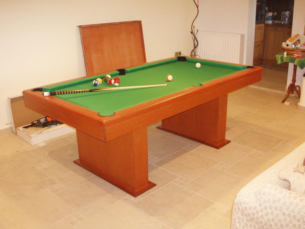Φωτογραφία τραπεζιού μπιλιάρδου