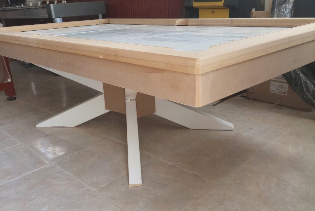 Φωτογραφία τραπεζιού μπιλιάρδου