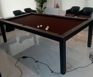 Φωτογραφία τραπεζιού μπιλιάρδου