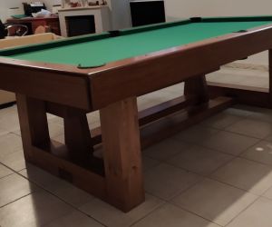 Φωτογραφία τραπεζιού μπιλιάρδου