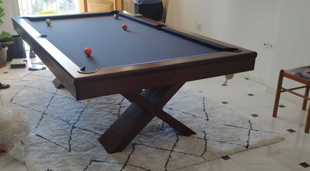 Φωτογραφία τραπεζιού μπιλιάρδου